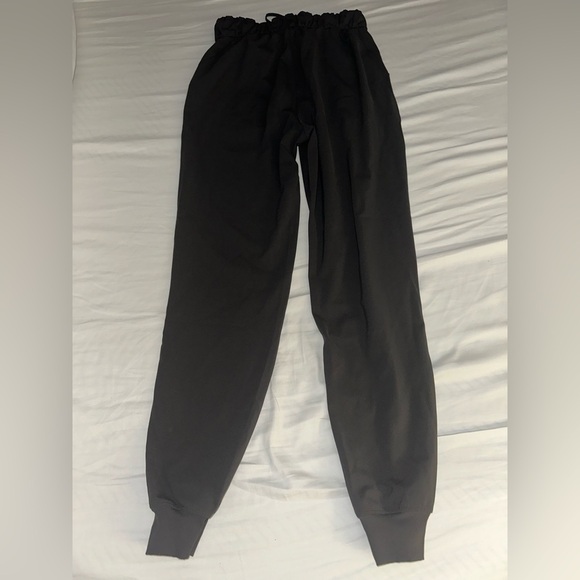 Lululemon Stretch Luxtreme High-Rise Jogger
Graphite Grey - Picture 6 of 8